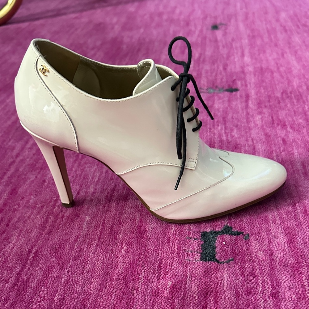CHANEL Cream Lace-Up Heels